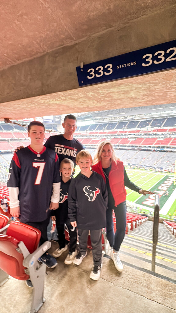 Texas wedding venue, onsite lodging, Texas theme house, The Texan, Texans fans, Cowboys fans, Dallas cowboys