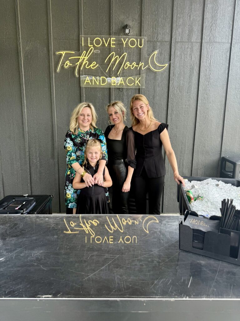 Wedding venue bar owners, sisters, Texas wedding venue