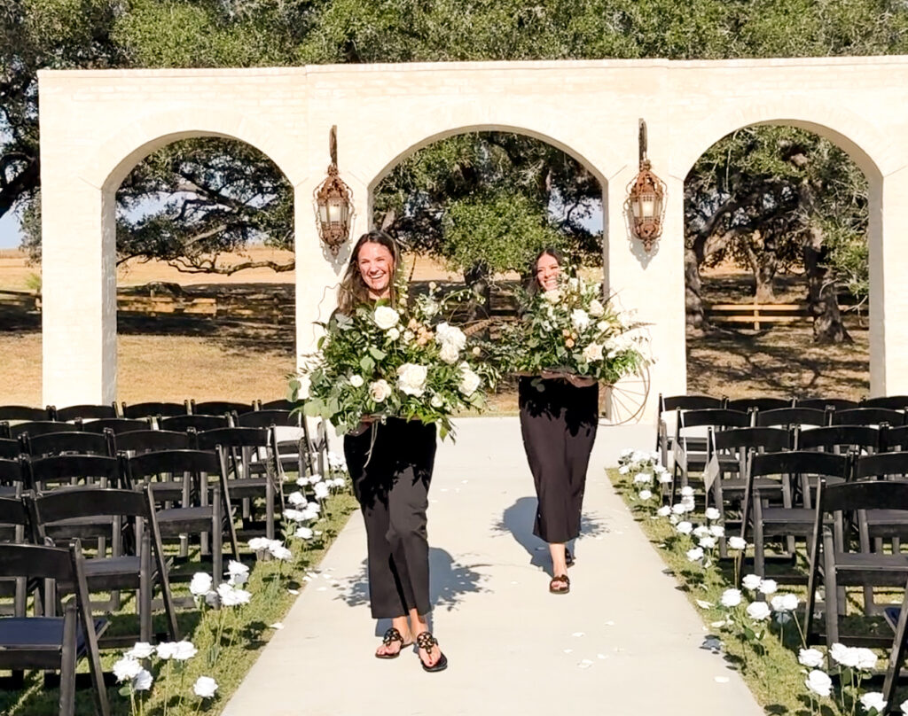 Texas wedding venue, bride and groom, outdoor wedding ceremony, texas hill country wedding venue